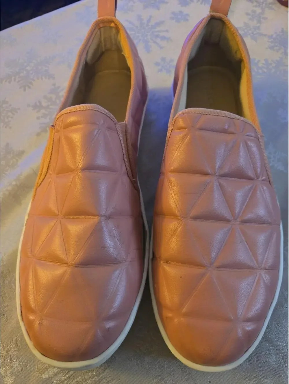 Jack Rogers Pink Geometric Quilted Leather Slip-On Sneakers Size 8.5 - Picture 4 of 5